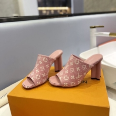 Louis Vuitton Slippers